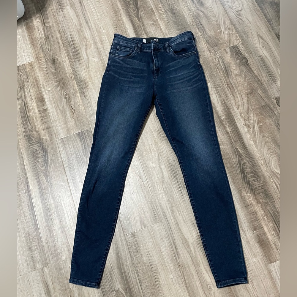 Kut from the Kloth Mia High Rise Skinny Jeans size 8.